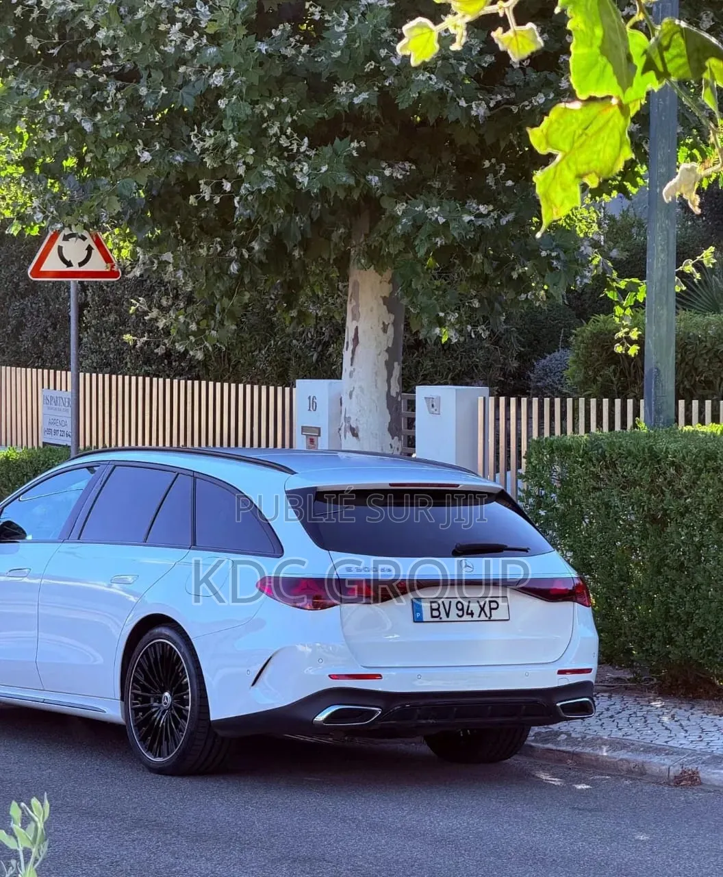 Mercedes-Benz 300E 2024 Blanc