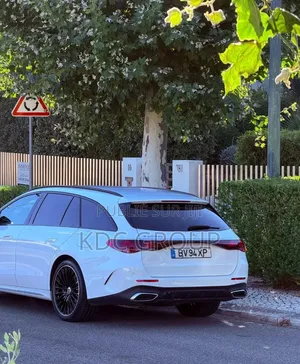 Mercedes-Benz 300E 2024 Blanc