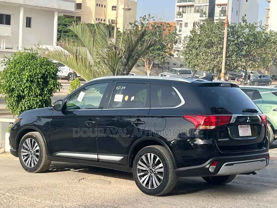 Mitsubishi Outlander 2020 Noir Mat