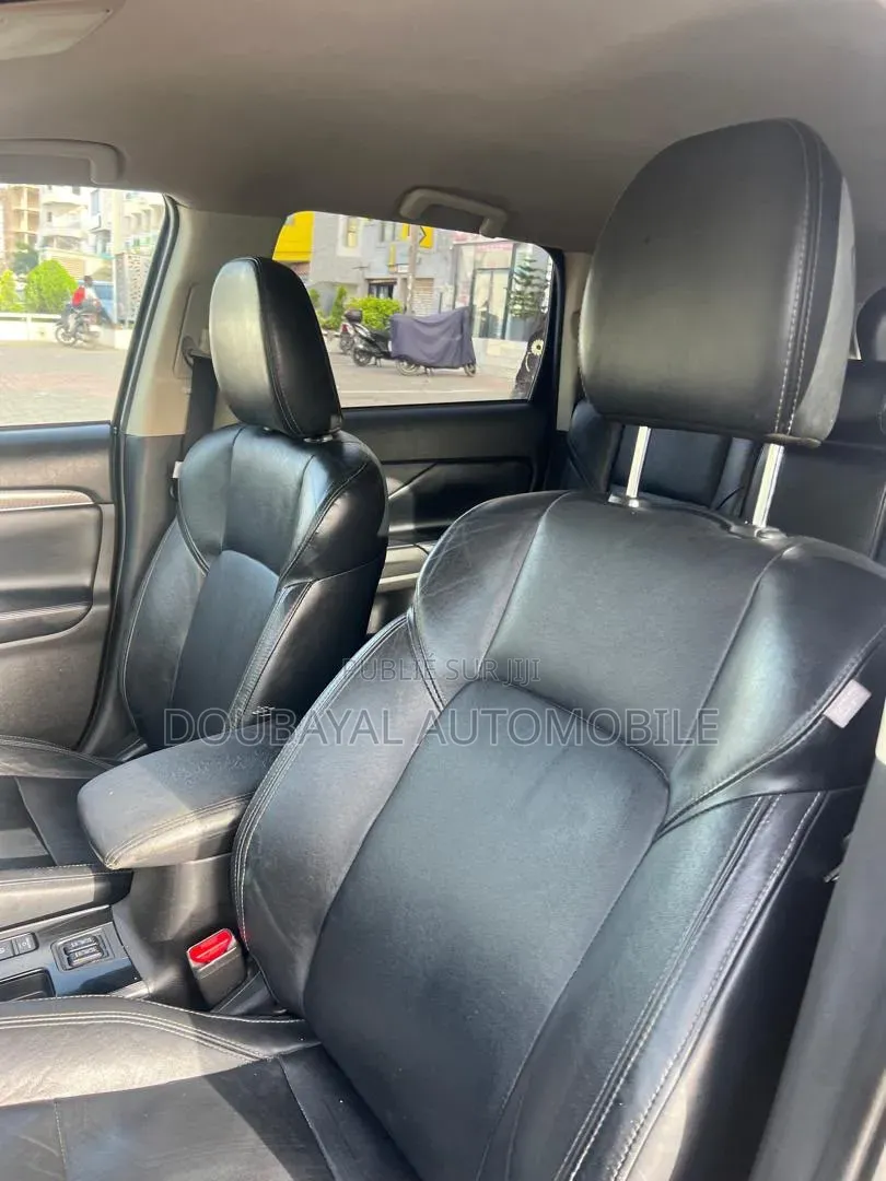 Mitsubishi Outlander 2020 Noir Mat