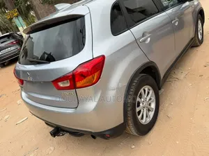 Mitsubishi RVR 2017 Gris