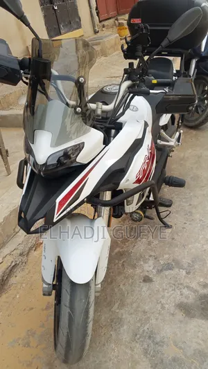 Benelli TRK 502 2023 Blanc