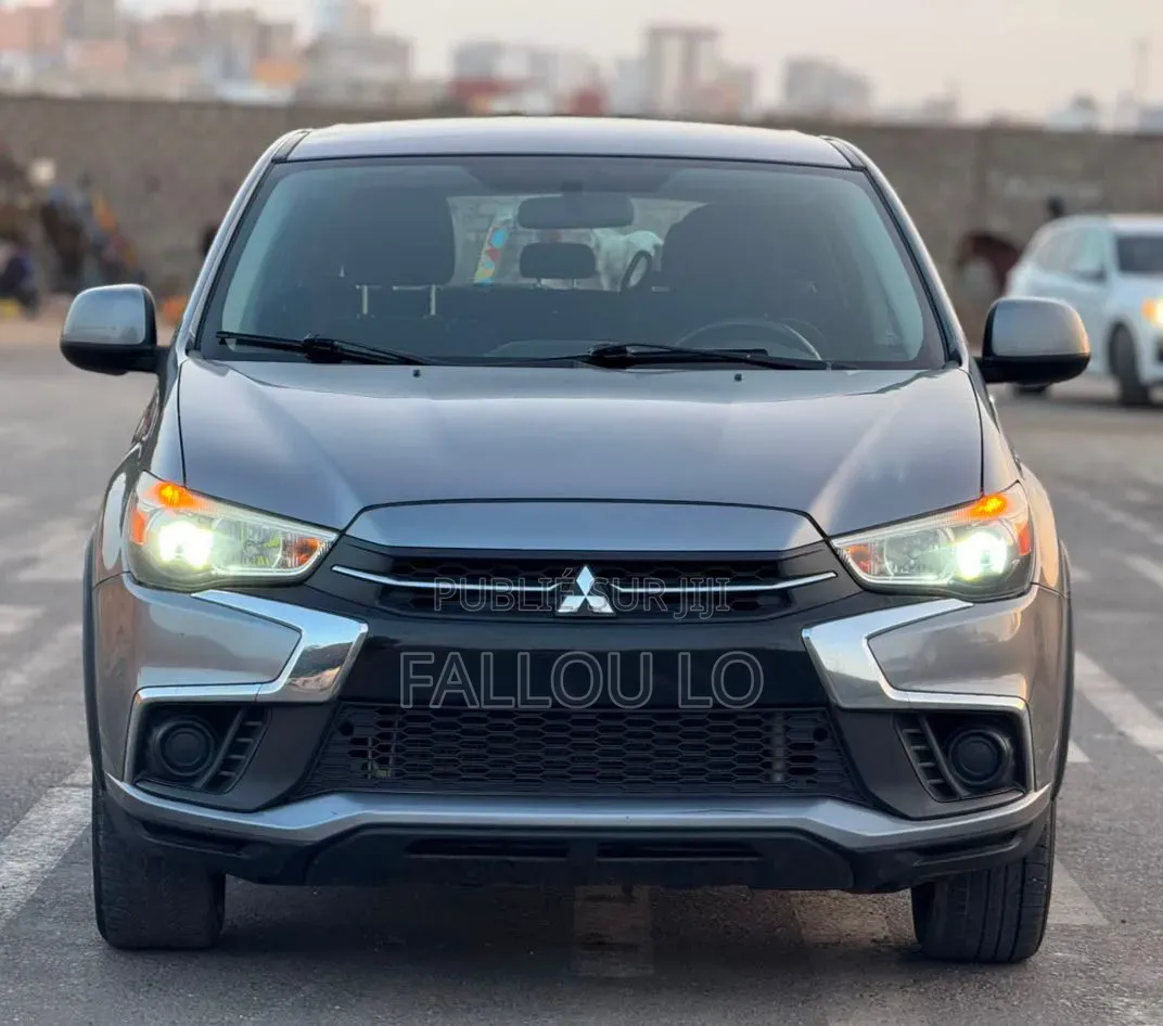 Mitsubishi RVR 2019 Gris