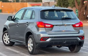 Mitsubishi RVR 2019 Gris