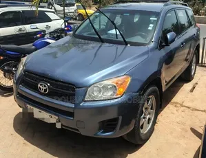 Toyota RAV4 2010 Bleu