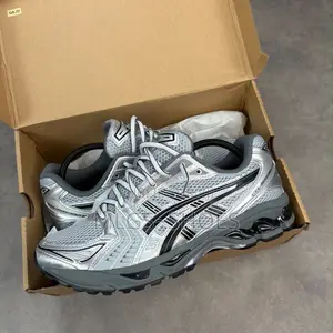 ASICS KAYANO 14 Gris