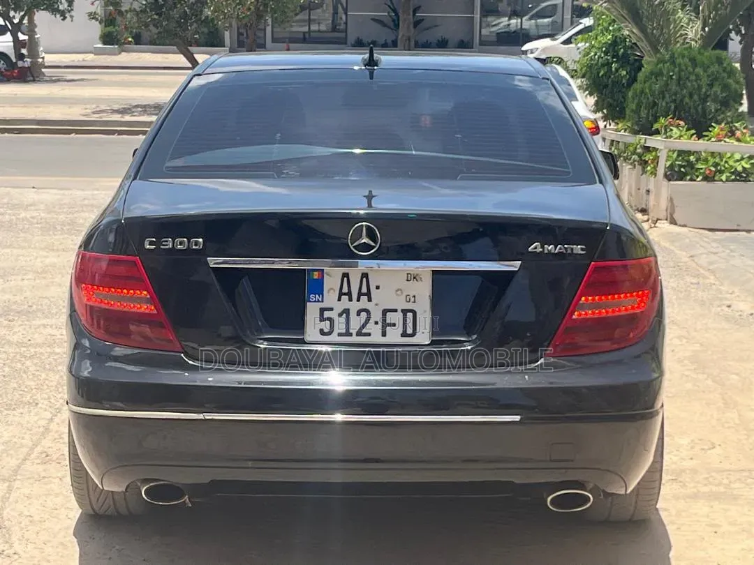 Mercedes-Benz C300 2014 Noir Mat