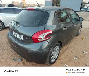 Peugeot 208 2015 Gris