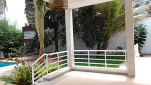 8chbre Villa dans Almadies à Vendre