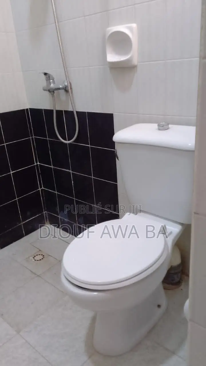 8chbre Villa dans Almadies à Vendre