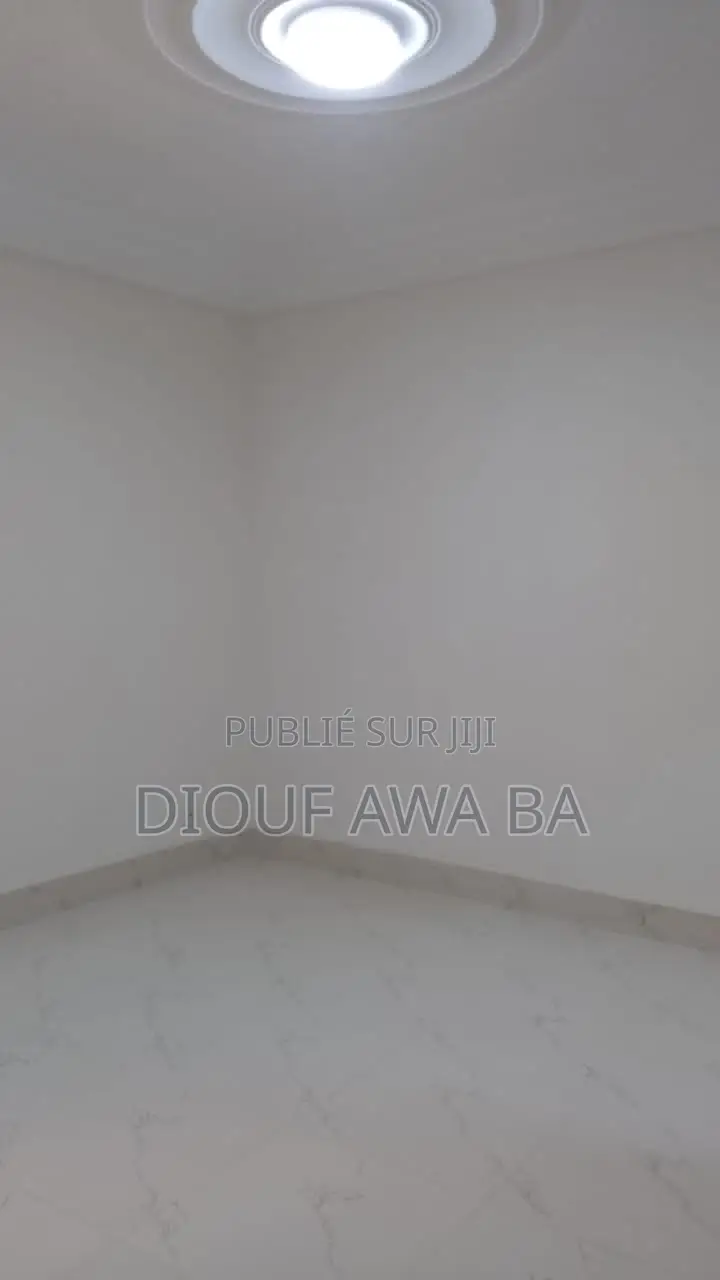 9chbre Villa dans Almadies à Louer