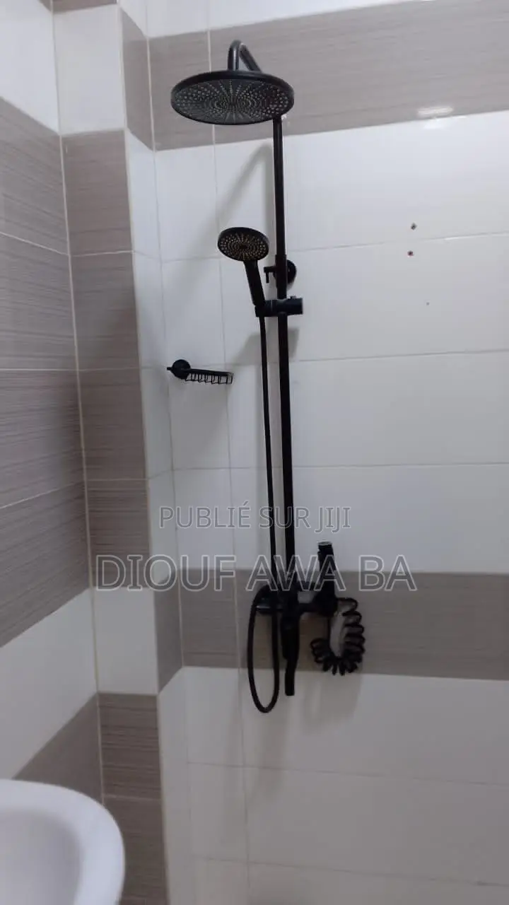 9chbre Villa dans Almadies à Louer