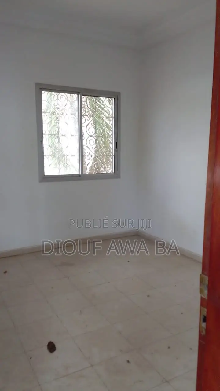 9chbre Villa dans Almadies à Louer