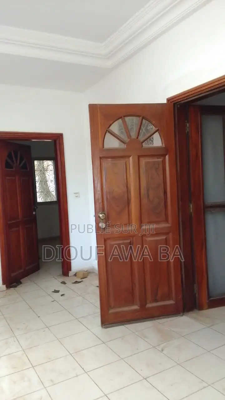 9chbre Villa dans Almadies à Louer