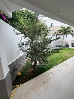6chbre Maison dans Almadies à Louer