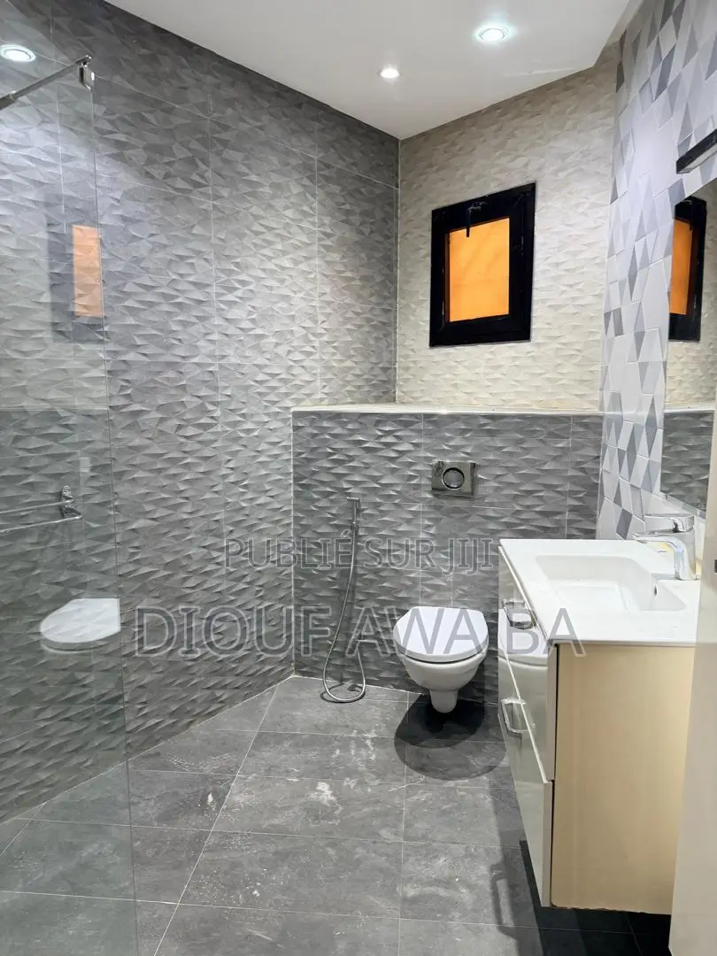 6chbre Maison dans Almadies à Louer
