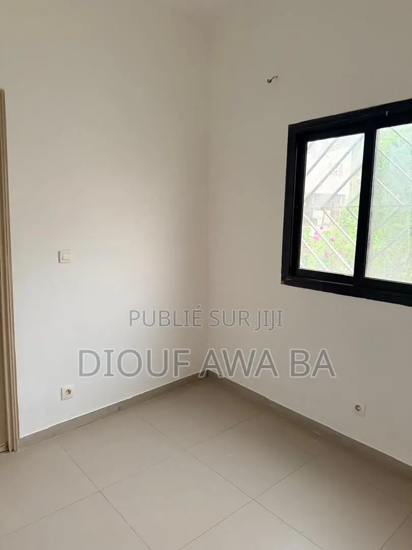 6chbre Maison dans Almadies à Louer