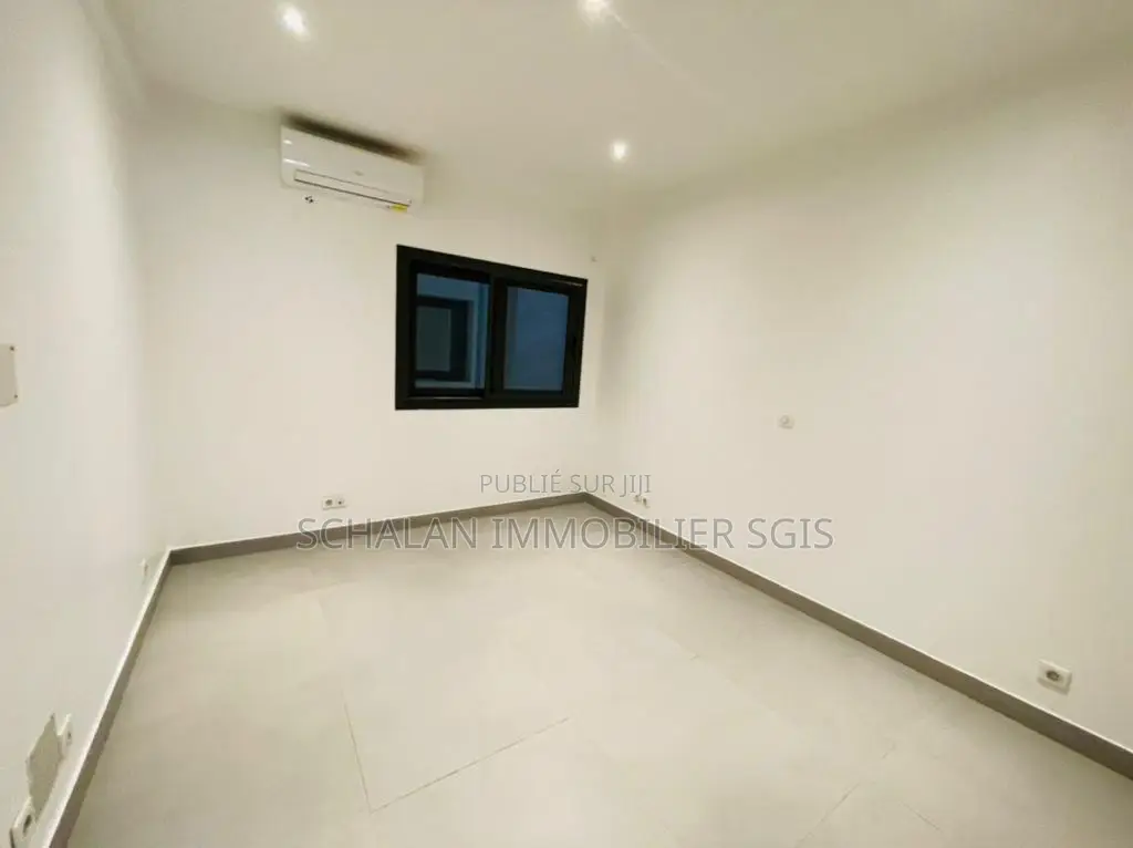 3chbre Appartement dans Fann-Point E-Amitié à Louer