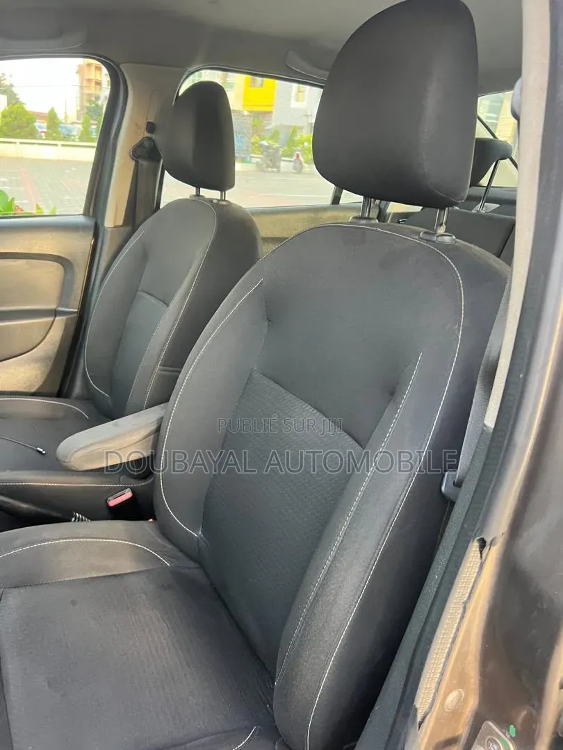 Renault Logan 2022 Marron