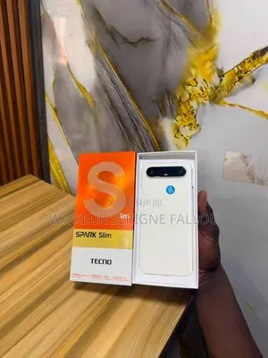 Nouveau Tecno Spark Slim 256 GB Blanc