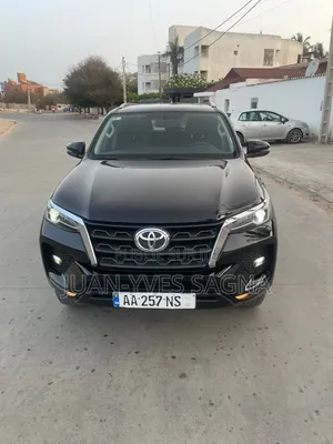 Toyota Fortuner 2023 Noir