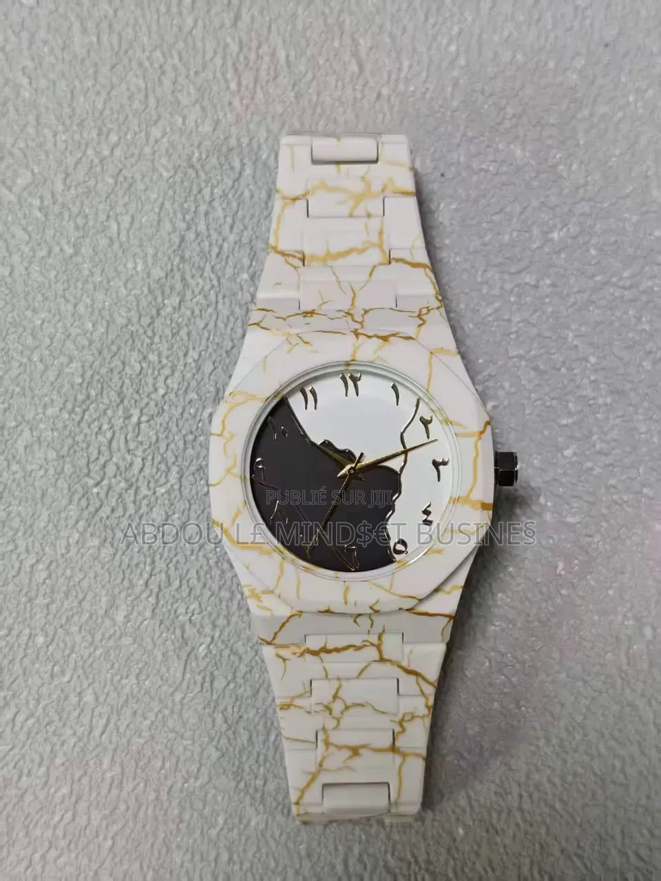 Montre Poly Carbone Avec Boîte Disponible