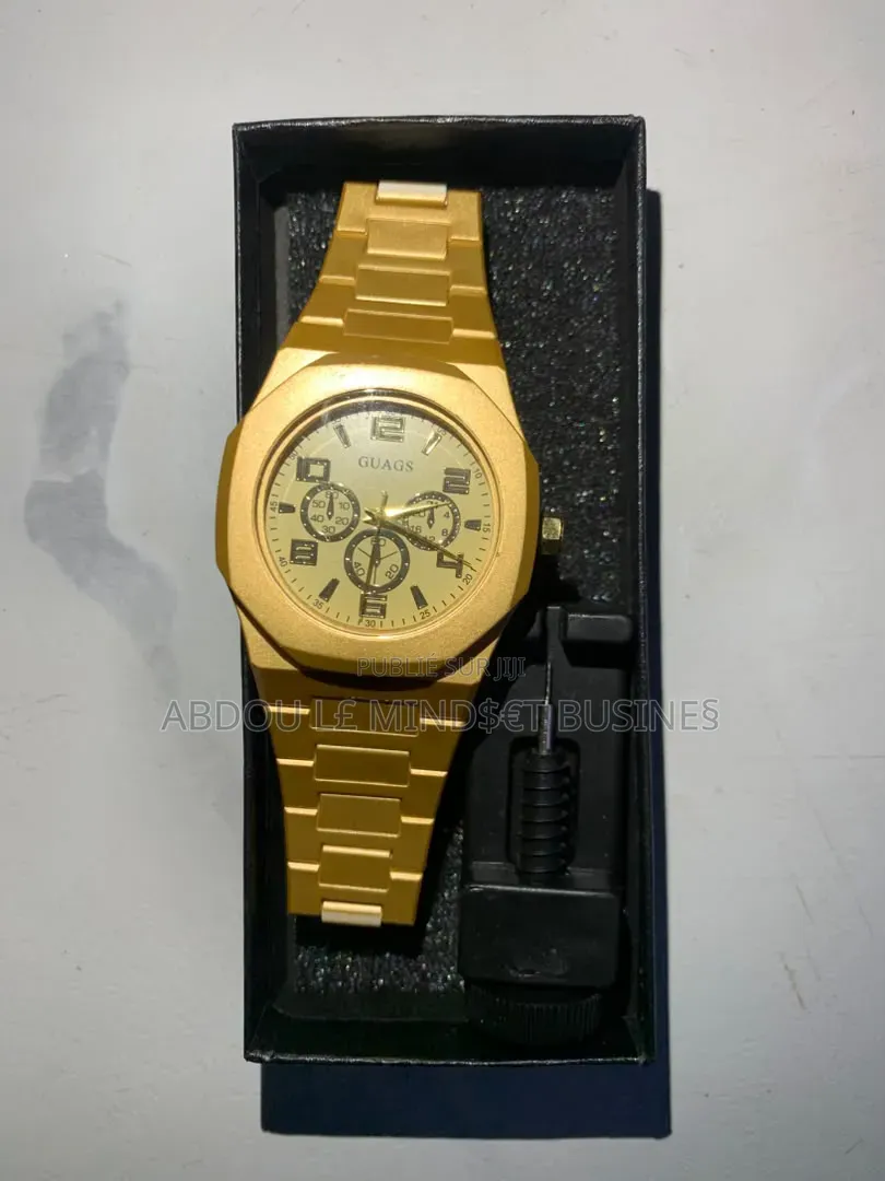 Montre Poly Carbone Avec Boîte Disponible