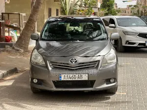 Toyota Verso 2015 Gris