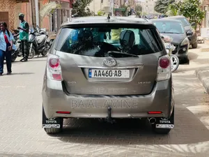Toyota Verso 2015 Gris