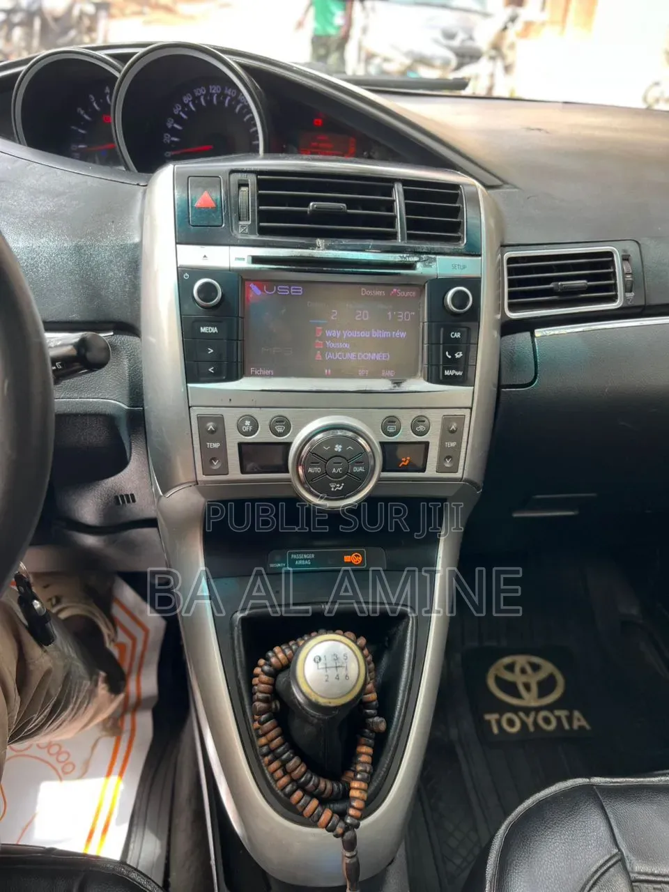 Toyota Verso 2015 Gris
