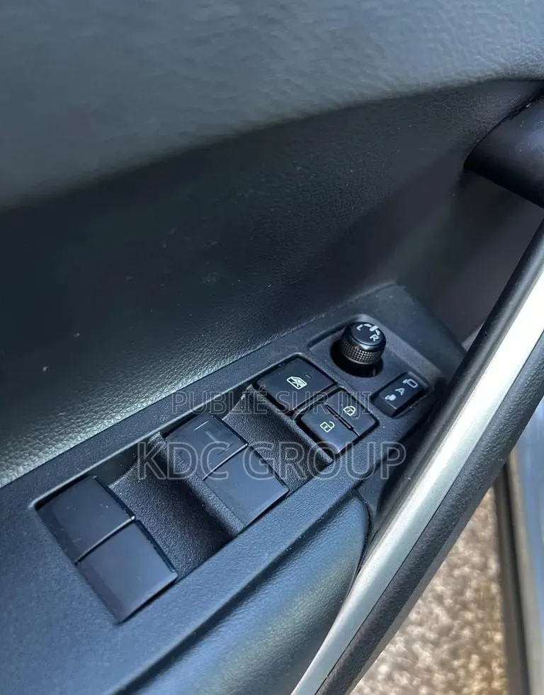 Toyota Corolla Cross Hybrid 2023 Gris