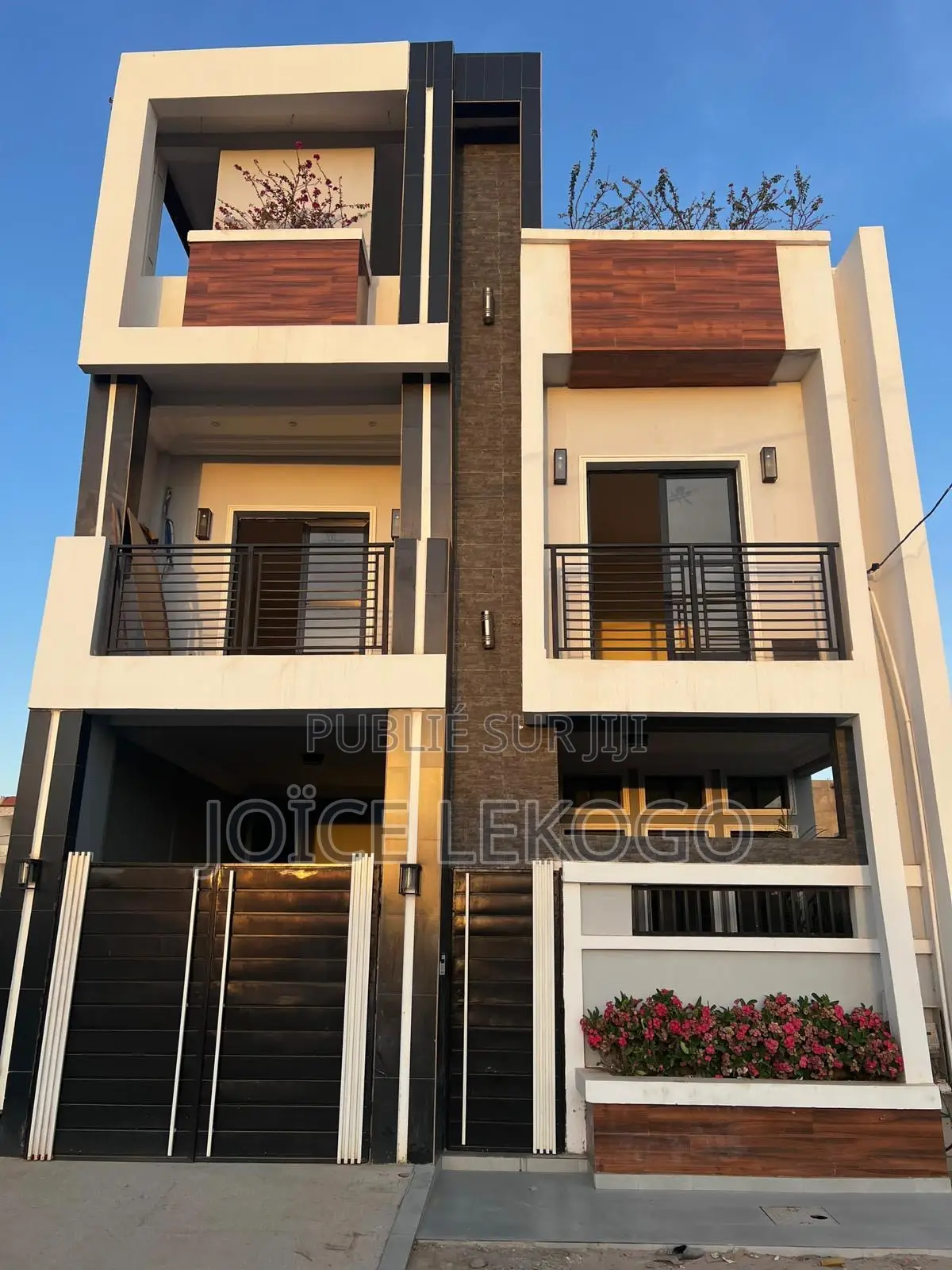 4chbre Villa dans Mermoz Sacré-Cœur à Vendre