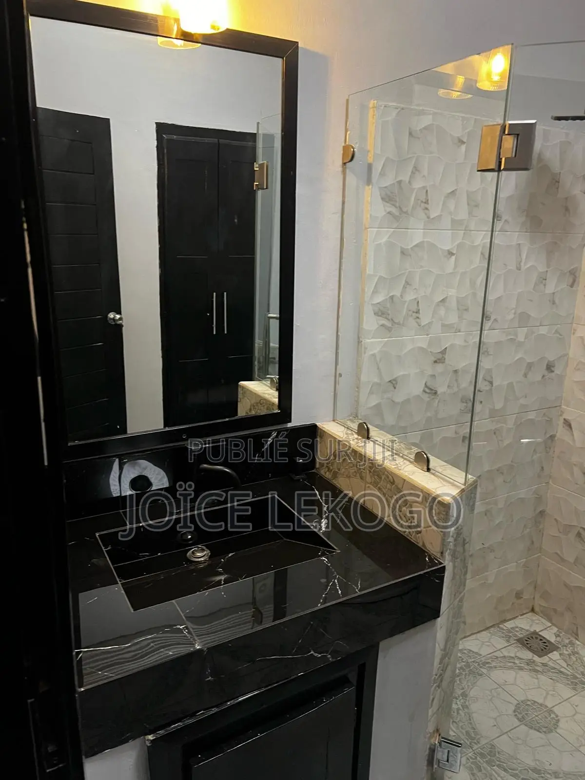 4chbre Villa dans Mermoz Sacré-Cœur à Vendre