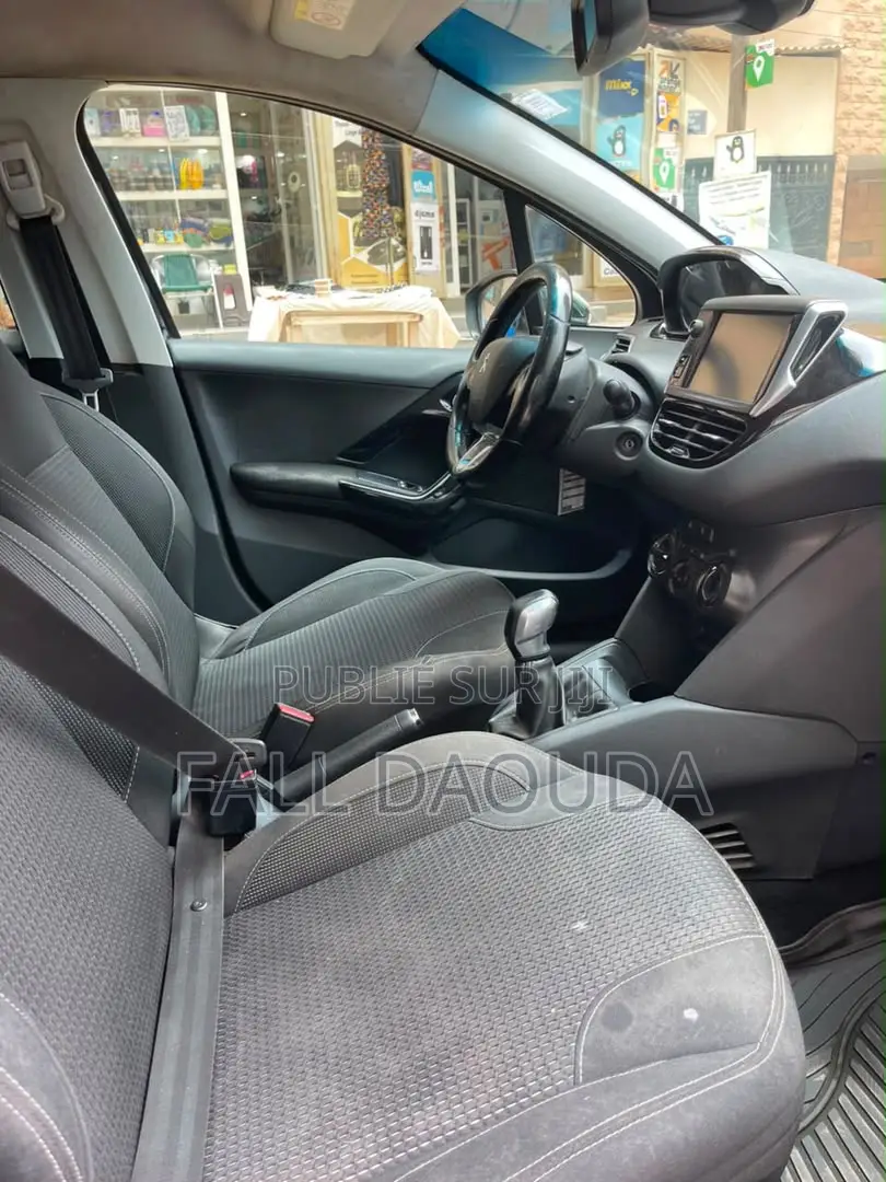Peugeot 208 2018 Noir