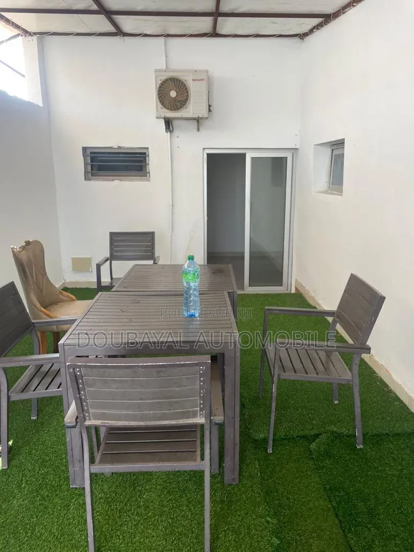 3chbre Villa dans Say, Grand Yoff à Vendre
