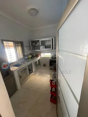 3chbre Villa dans Say, Grand Yoff à Vendre