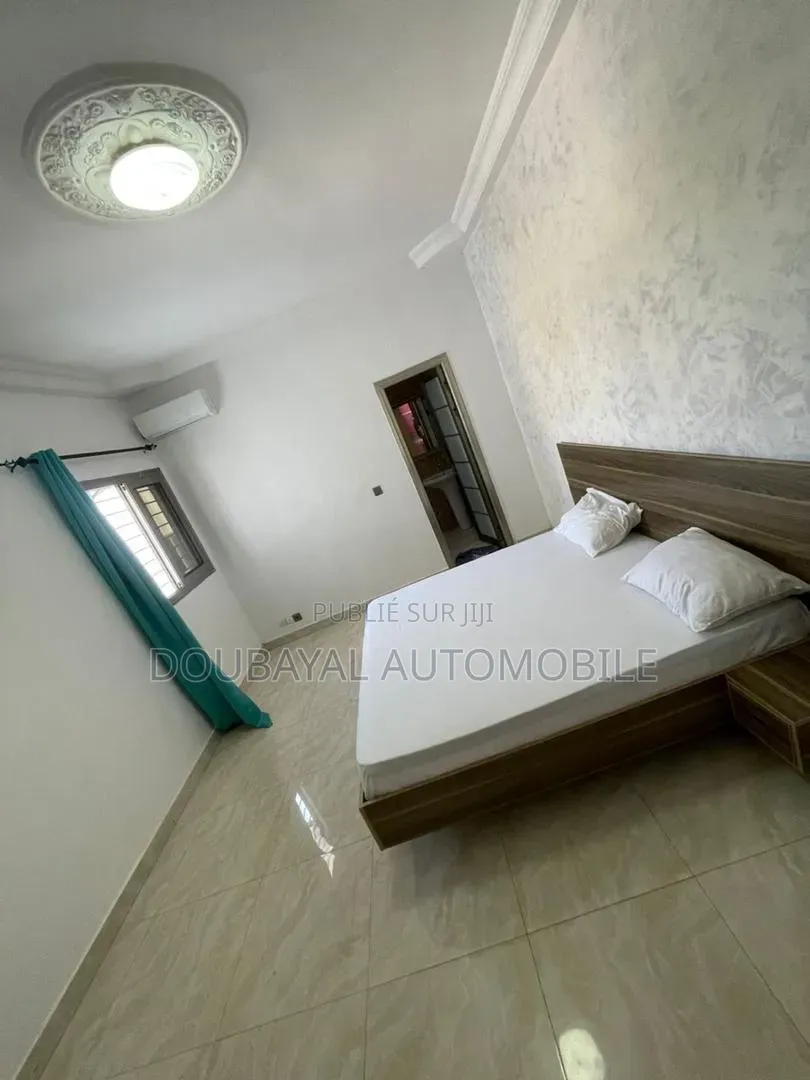 3chbre Villa dans Say, Grand Yoff à Vendre
