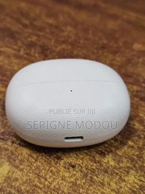 AirPods TVS