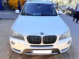 BMW X3 xDrive28i 4dr SUV AWD (2.0L 4cyl Turbo 8A) 2014 Blanc