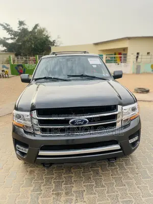 Ford Expedition XLT 4x4 2017 Noir Mat