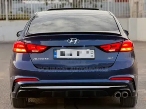 Hyundai Avante 2018 Bleu