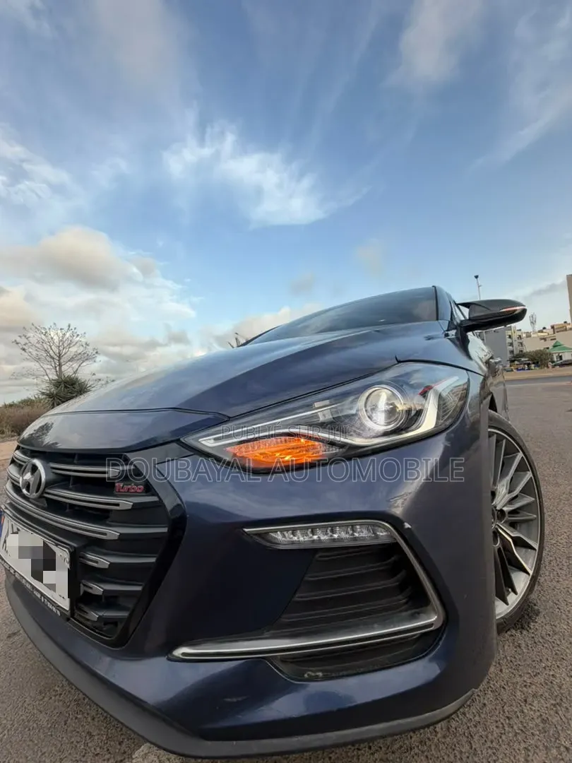 Hyundai Avante 2018 Bleu