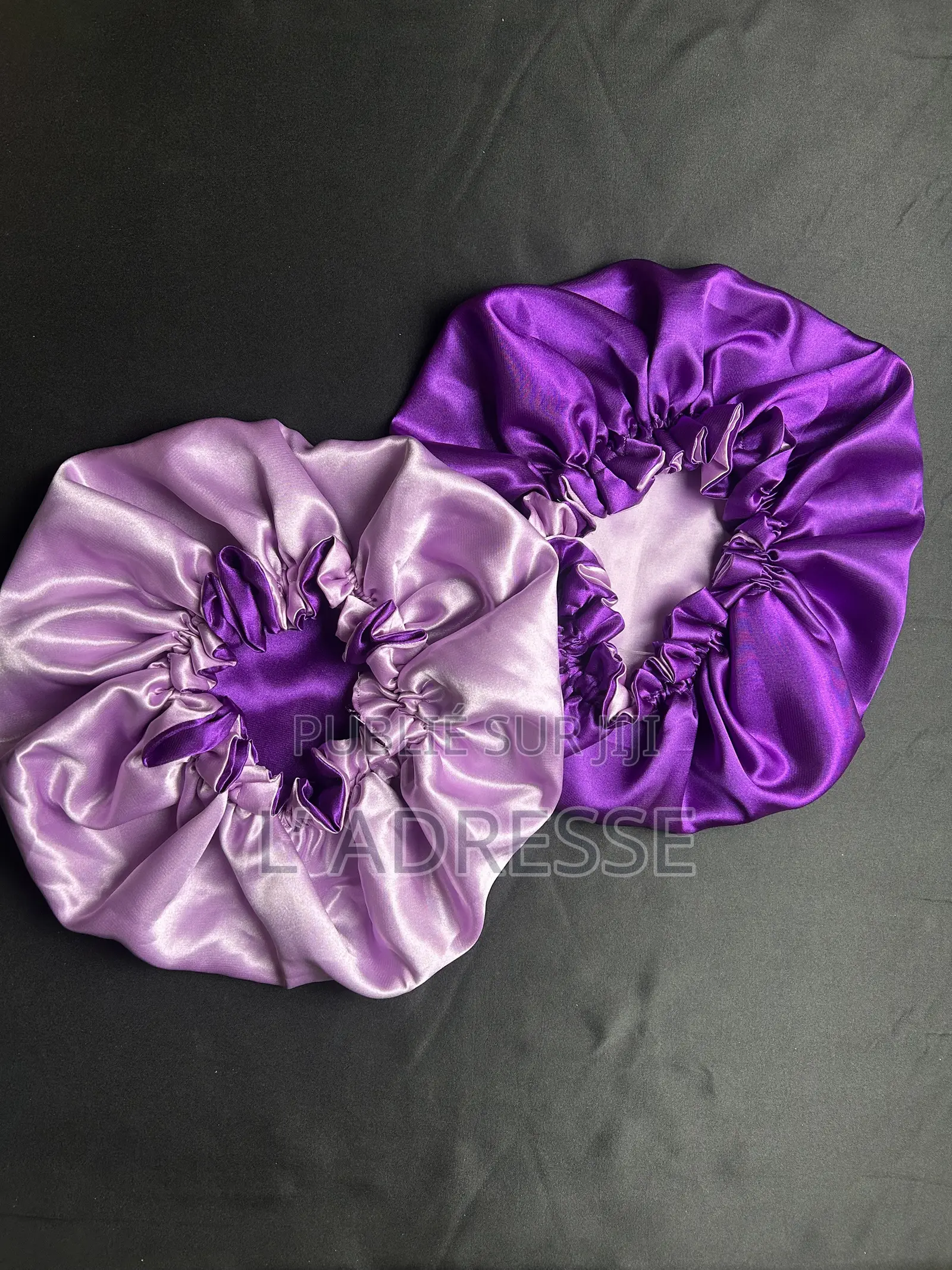 Bonnet en Satin Réversible - "Couleur Violet Foncé Et Violet Clair "