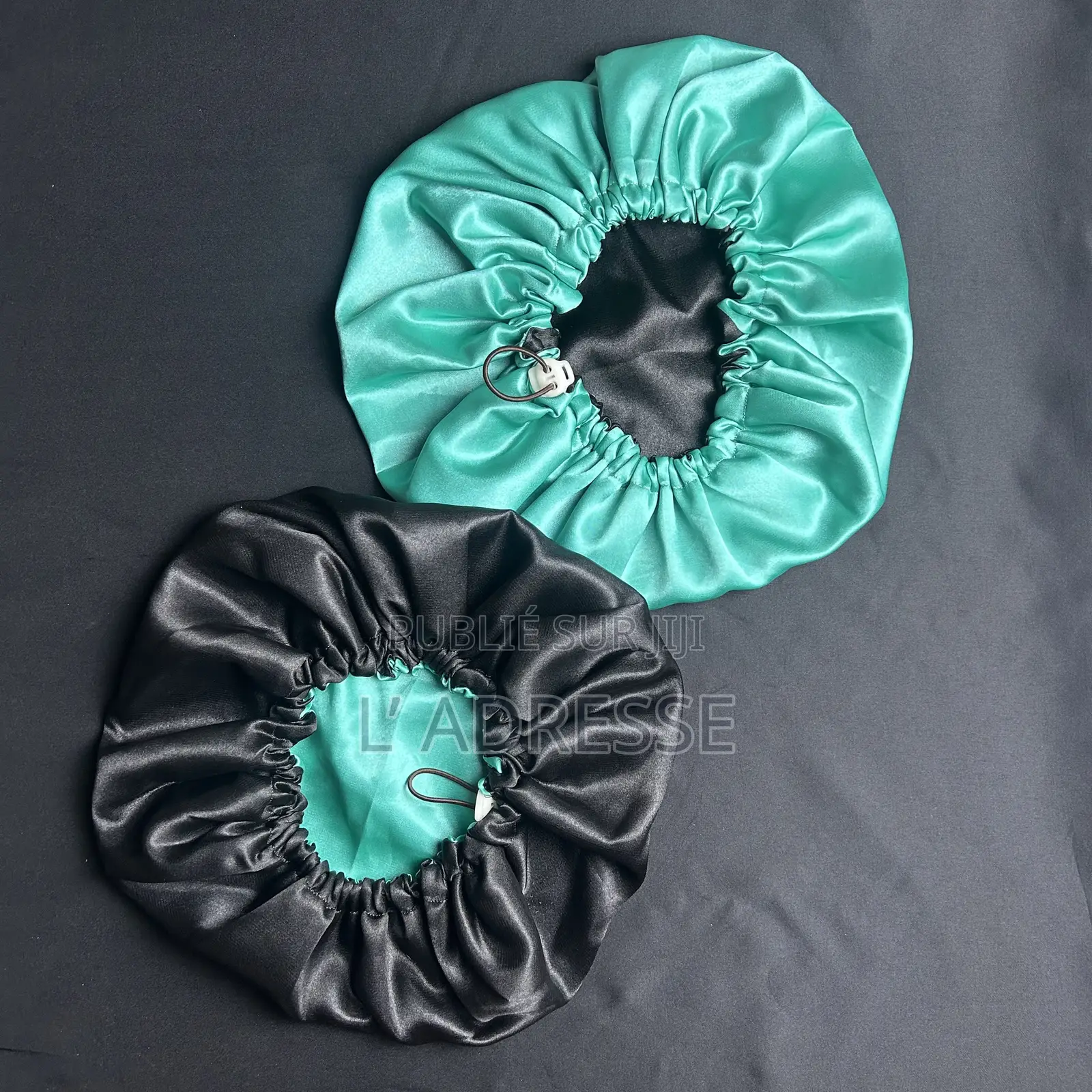 Bonnet en Satin Réversible Et Ajustable - " Vert Menthe Et Noir "