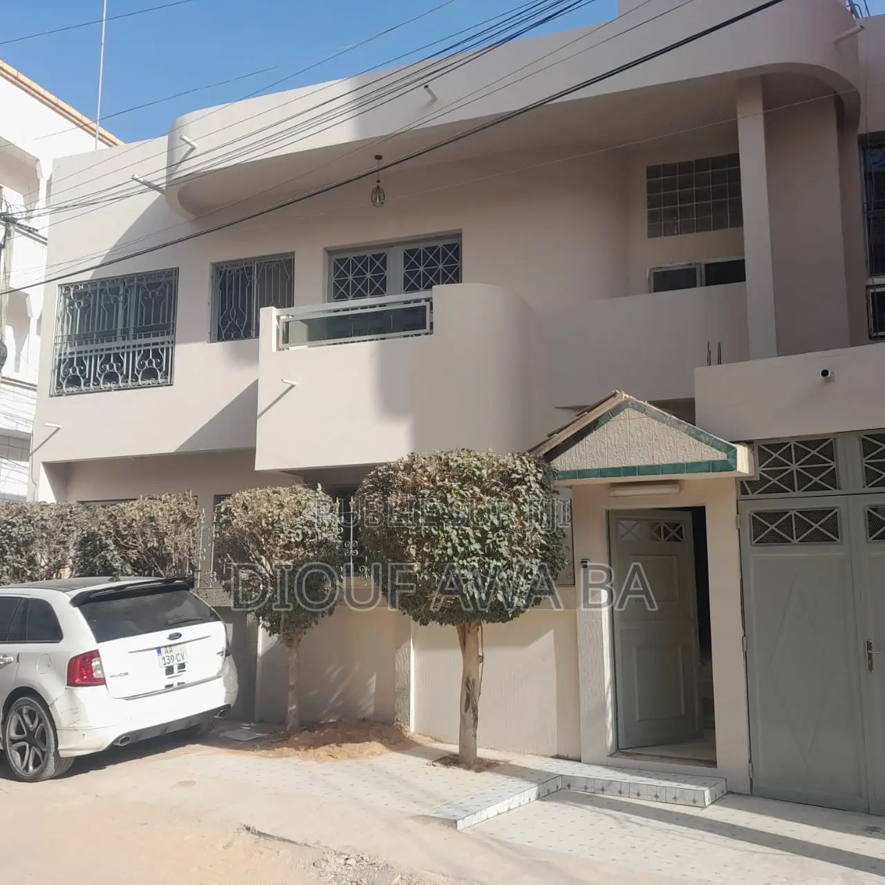6chbre Villa dans Grand Yoff à Vendre