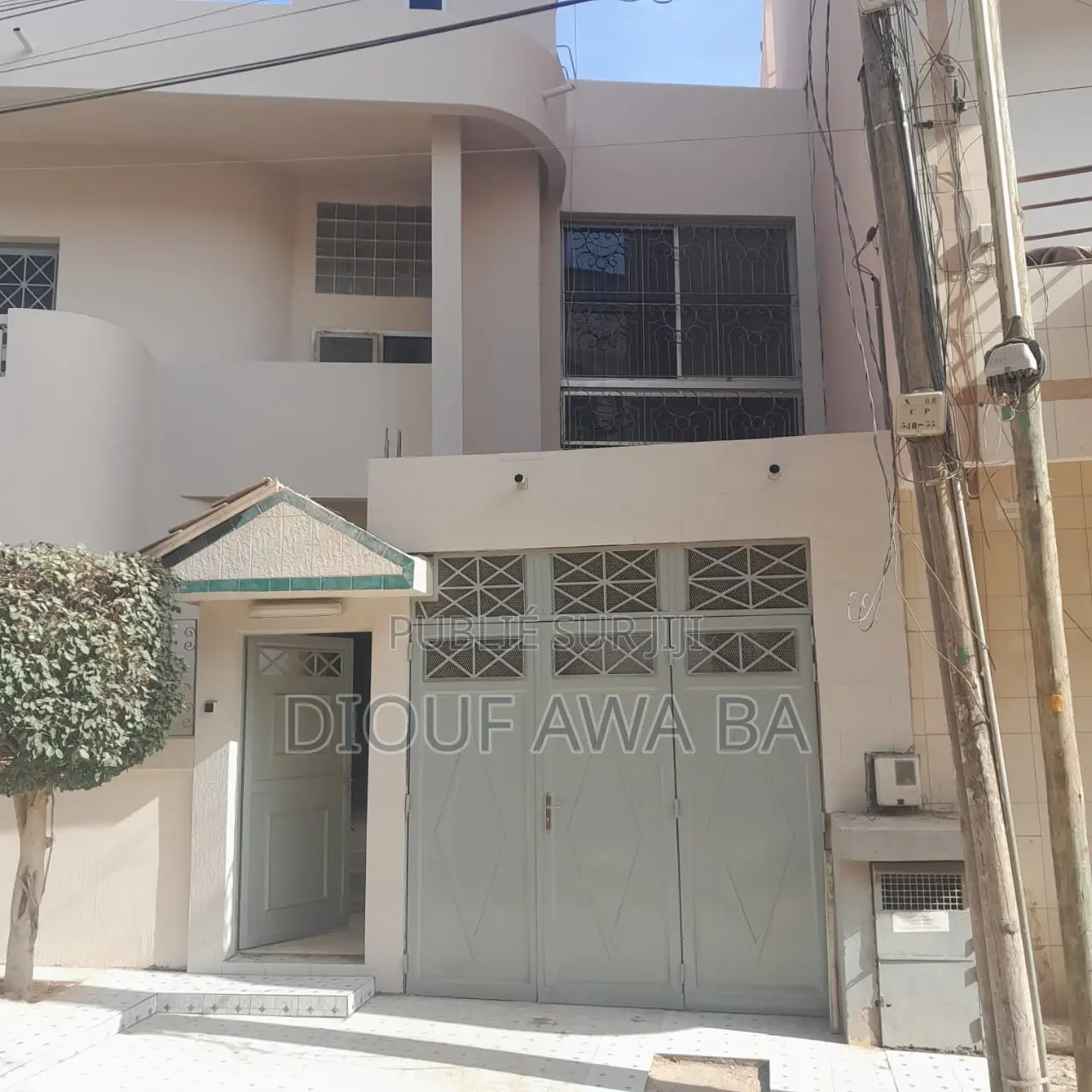6chbre Villa dans Grand Yoff à Vendre