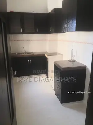 2chbre Appartement dans Anta, Wade, Grand Yoff à Louer