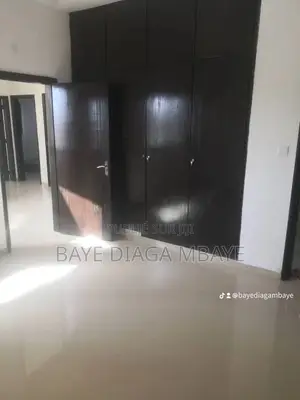 2chbre Appartement dans Anta, Wade, Grand Yoff à Louer