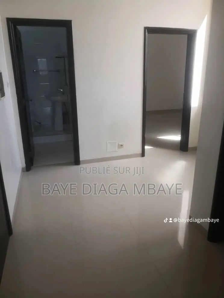 2chbre Appartement dans Anta, Wade, Grand Yoff à Louer