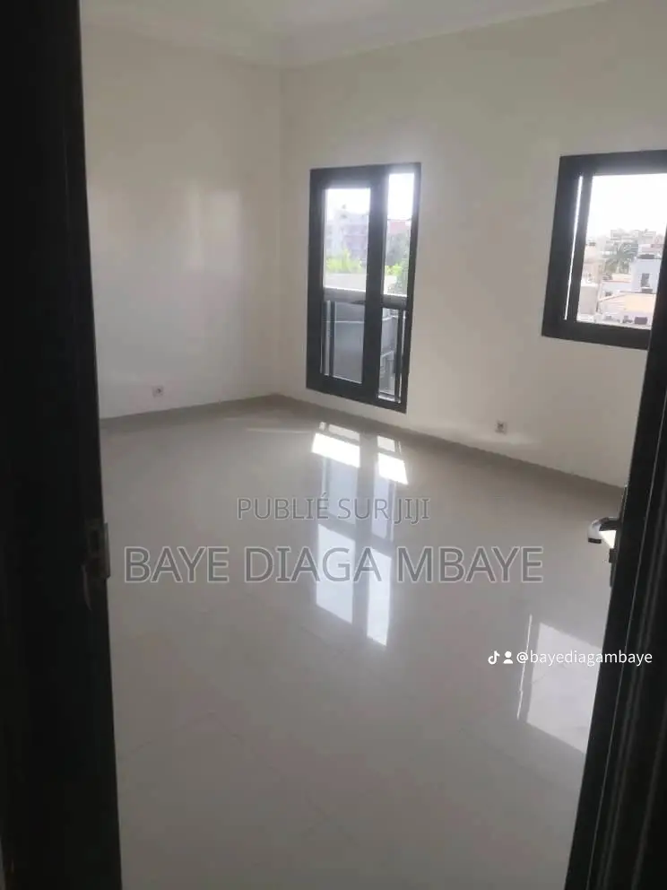 2chbre Appartement dans Anta, Wade, Grand Yoff à Louer